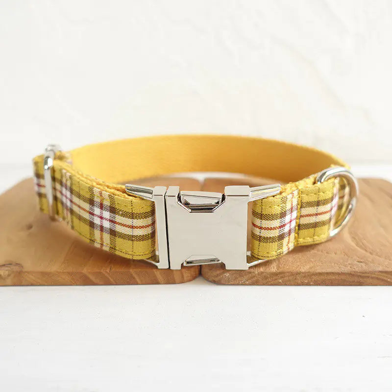 Collar con Moño y Correa MUTTCO para Mascotas en AMARILLOS.